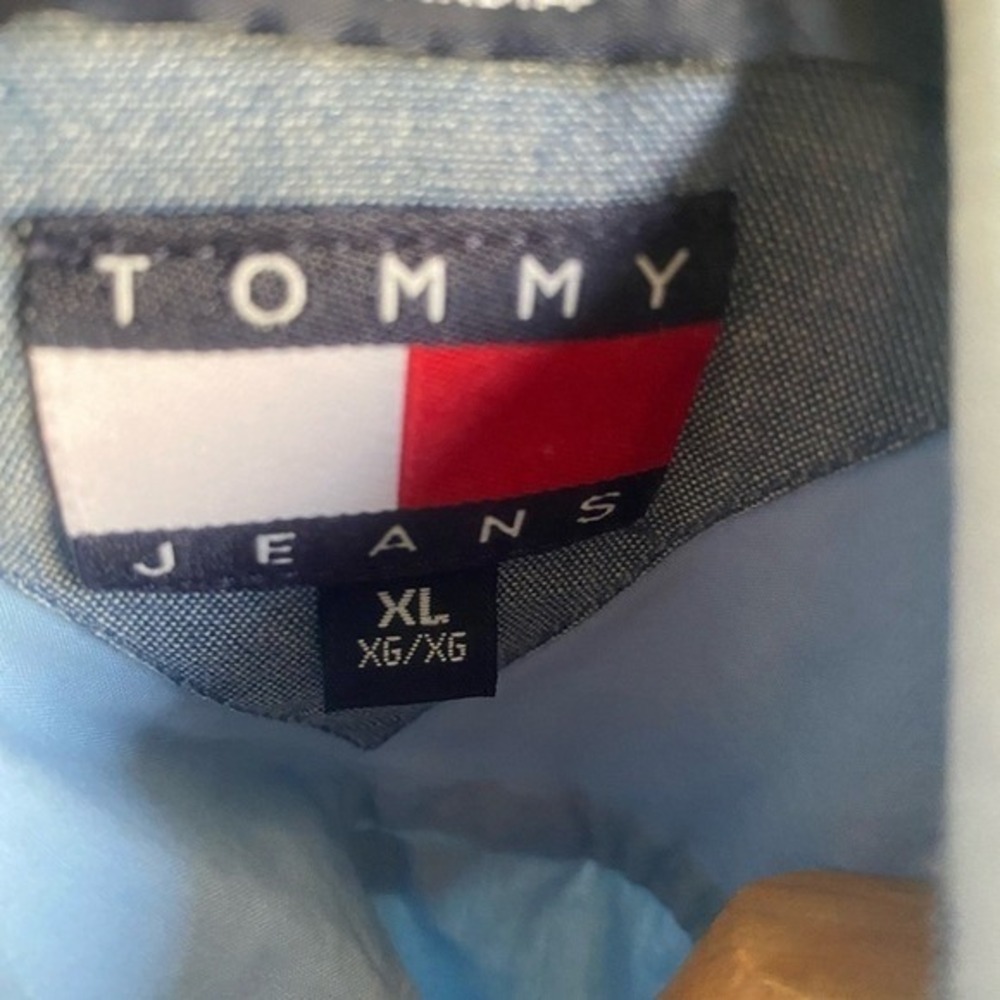 Tommy Hilfiger Light Blue Casual Button Down Shirt - Picture 2 of 3